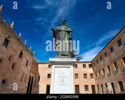 Salamanca, Spanien - 13. April 2017; keine Menschen im Blick. Fray Luis de Leon war ein berühmter spanischer Lyriker, Augustiner-Mönch, Theologe und Akademiker, wh Stockfoto