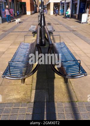 Abingdon, England - 17. Februar 2020; Gruppe von Menschen in Sicht. Abingdon, die nächstgelegene Stadt zu meinem Heimatdorf in Oxfordshire, hat eine kleine - und offen gesagt Stockfoto