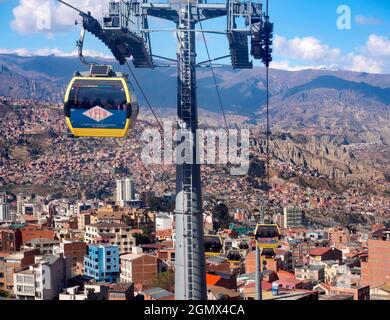 La Paz, Bolivien - 19/20. Mai 2018 auf einer Höhe von etwa 3,650 m (11,975 ft) über dem Meeresspiegel liegt La Paz - die de facto Hauptstadt Boliviens - am h Stockfoto