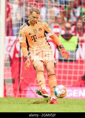 Manuel NEUER, Torwart FCB 1 im Spiel FC BAYERN MÜNCHEN - VFL BOCHUM 7-0 1.Deutsche Fußballliga am 18. September 2021 in München, Deutschland. Saison 2021/2022, Spieltag 6, 1.Bundesliga, FCB, München, 6.Spieltag. © Peter Schatz / Alamy Live News - die DFL-VORSCHRIFTEN VERBIETEN DIE VERWENDUNG VON FOTOS als BILDSEQUENZEN und/oder QUASI-VIDEO - Stockfoto