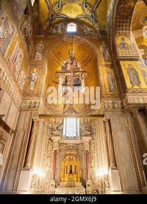 Palermo, Sizilien, Italien - 23. September 2019 Die Kathedrale von Monreale ist eines der größten erhaltenen Beispiele normannischer Architektur; sie war begu Stockfoto