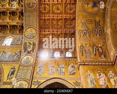 Palermo, Sizilien, Italien - 23. September 2019 Die Kathedrale von Monreale ist eines der größten erhaltenen Beispiele normannischer Architektur; sie war begu Stockfoto