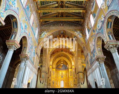 Palermo, Sizilien, Italien - 23. September 2019 Die Kathedrale von Monreale ist eines der größten erhaltenen Beispiele normannischer Architektur; sie war begu Stockfoto