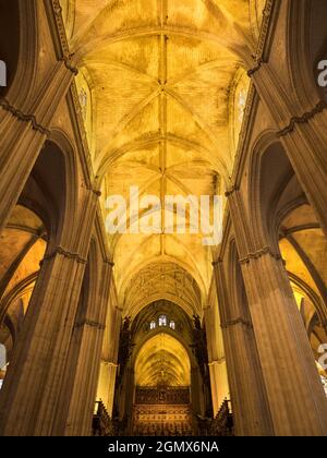 Sevilla, Spanien - 18. Juli 2015; die Kathedrale der Heiligen Maria vom See in Sevilla, Spanien, ist die größte gotische Kathedrale und die drittgrößte Kirche Stockfoto