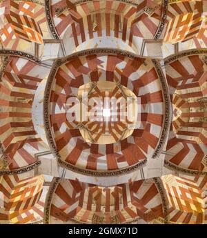 Cordoba, Spanien - 16. Juni 2015 1Die Moschee-Kathedrale von Mezquita in Cordoba, Spanien, ist ein wirklich faszinierendes Gebäude mit einer bewegten Geschichte. Original Stockfoto