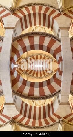 Cordoba, Spanien - 16. Juni 2015 1Die Moschee-Kathedrale von Mezquita in Cordoba, Spanien, ist ein wirklich faszinierendes Gebäude mit einer bewegten Geschichte. Original Stockfoto