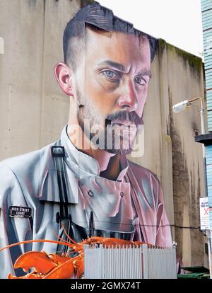 Belfast ist eine Stadt, die es nicht kann. Lassen Sie scheinbar jede Mauer unberührt ohne einen Farbtupfer. Die Graffiti, vor allem im Cathedral Quarter, ist o Stockfoto