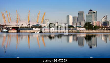 Die heutige O2 Arena wurde 2000 als Millennium Dome erbaut und ist eine Mehrzweck-Indoor-Arena für Sport und Unterhaltung an der Gree Stockfoto