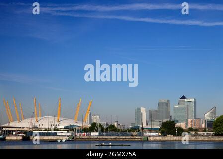 Die heutige O2 Arena wurde 2000 als Millennium Dome erbaut und ist eine Mehrzweck-Indoor-Arena für Sport und Unterhaltung an der Gree Stockfoto