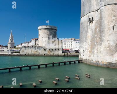 La Rochelle, Frankreich - 20. Juni 2013; keine Menschen im Blick. La Rochelle wurde im 10. Jahrhundert gegründet und ist eine historische Küstenstadt und ein Hafen im Westen von coa Stockfoto