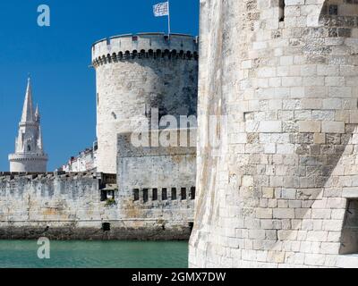 La Rochelle, Frankreich - 20. Juni 2013; keine Menschen im Blick. La Rochelle wurde im 10. Jahrhundert gegründet und ist eine historische Küstenstadt und ein Hafen im Westen von coa Stockfoto