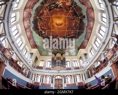 Das markante, runde Sheldonian Theatre im Herzen von Oxford, England, wurde von 1664 bis 1669 nach einem frühen Entwurf von Christopher erbaut Stockfoto