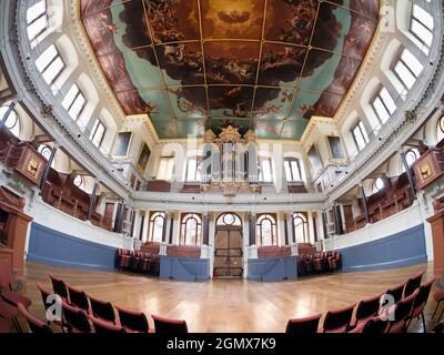 Das markante, runde Sheldonian Theatre im Herzen von Oxford, England, wurde von 1664 bis 1669 nach einem frühen Entwurf von Christopher erbaut Stockfoto