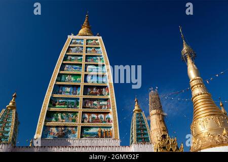 Yangon, Myanmar - 23. Januar 2013. Die Shwedagon-Pagode liegt auf dem Singuttara-Hügel im Zentrum von Yangon (Rangun), Myanmar, und ist die heiligste buddhistische Pagode Stockfoto