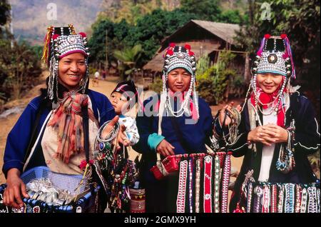 Chiang Mai, Thailand - September 2013; die Akha sind eine ethnische Gruppe, die in kleinen Dörfern in höheren Lagen in den Bergen Thailands, Myanma, lebt Stockfoto