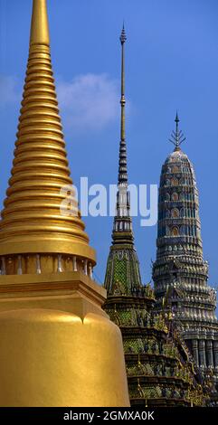 Bangkok, Thailand, - Mai 2005; der Tempel des Smaragd-Buddha in Bangkok, Thailand, Wat Phra Kaew. Ist eigentlich eine königliche Kapelle innerhalb der wa Stockfoto