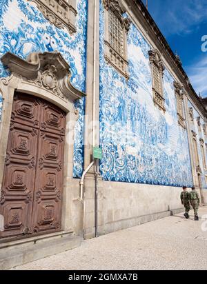 Porto ist nach Lissabon die zweite Stadt Portugals. Es liegt an der Mündung des Douro-Flusses im Norden Portugals und ist einer der ältesten besiedelten Cent Stockfoto