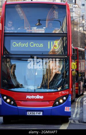 Wie fast alle großen Städte auf der ganzen Welt hat London ein großes Problem mit Verkehr, Staus und Luftverschmutzung. Aber London ist viel besser als Stockfoto