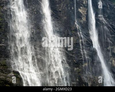 Geraingerfjord, Norwegen - 6. Juni 2016 der herrliche Geiranger Fjord liegt in der Sunnm¿re Region im Kreis M¿re Og Romsdal, Norwegen. Eines von Norw Stockfoto