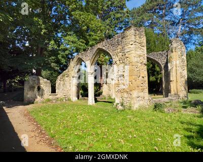 Abingdon, England - 12. Juli 2020 Diese stimmungsvollen Ruinen sind ein Highlight der Abbey Fields in Abingdon, England. Benannt nach der mittelalterlichen Abtei, dass wir Stockfoto