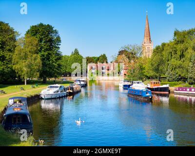 Abingdon, England - 3. Juli 2019; keine Menschen im Blick. Abingdon behauptet, die älteste Stadt in England zu sein. Wenn Sie am Ufer der Themse auf einem stehen Stockfoto
