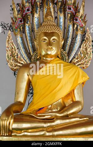 Bangkok, Thailand - 29. März 2011 der Wat Pho Tempel ist einer der ältesten buddhistischen Tempel Bangkoks. Es ist am meisten berühmt für seinen riesigen liegenden Buddha, aber es ist ein Stockfoto
