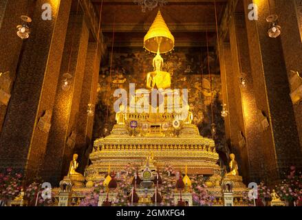 Bnagkok, Thailand - März 2011; Wat Pho ist ein großer buddhistischer Tempelkomplex im Phra Nakhon Bezirk, Bangkok, Thailand. Es befindet sich direkt an den s Stockfoto