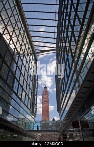 Die Westminster Cathedral ist die Hauptkirche der römisch-katholischen Kirche in England und Wales. Es ist die größte katholische Kirche in Großbritannien und der Sitz o Stockfoto