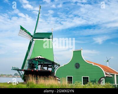 Zaanse Schans, Niederlande - 27. Mai 2016 Zaanse Schans ist ein Stadtteil von Zaandam, in der Nähe von Zaandijk in den Niederlanden. Es hat eine Sammlung von gut PR Stockfoto