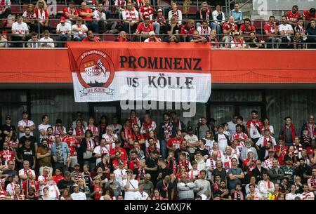 RheinEnergieStadion Köln, 18.9.2021 1. Fußball Bundesliga Saison 2021/22, 5. Spieltag, 1. FC Köln (KOE) gegen den Rasenballsport Leipzig (RBL) – Kölner Fans DIE DFL-VORSCHRIFTEN VERBIETEN DIE VERWENDUNG VON FOTOS ALS BILDSEQUENZEN UND/ODER QUASI-VIDEO Stockfoto