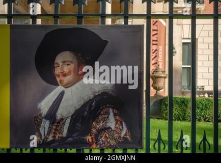 The Wallace Collection, Manchester Square, London, Großbritannien. 21. September 2021. Frans Hals: The Male Portrait bringt über ein Dutzend der besten männlichen Porträts der Künstler mit dem Schwerpunkt The Laughing Cavalier (1624) in die erste große internationale Leihausstellung in der Sammlung Wallace, die am 22. September 2021-30. Januar 2022 eröffnet wird. Quelle: Malcolm Park/Alamy Live News Stockfoto