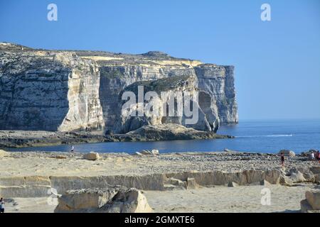 Klippen in der Dwejra Bay auf der Insel Gozo, Malta. Stockfoto