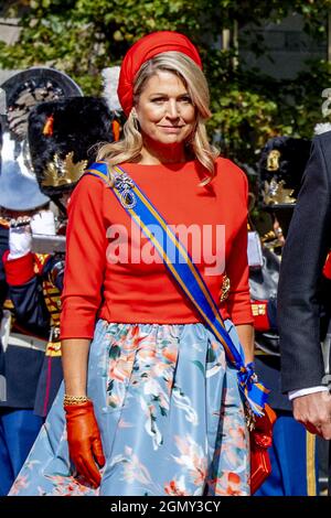 Den Haag, Niederlande. September 2021. DEN HAAG - Ankunft von Königin Maxima und König Willem-Alexander an der großen Kirche. Den Haag . Die Zeremonie wird in diesem Jahr anders aussehen, da Prinsjesdag aufgrund der Maßnahmen, die das Coronavirus aufgrund der Coronakrise umgeben, anders aussieht als sonst. Viele der zeremoniellen Teile werden gestrichen und die Öffentlichkeit ist im Stadtzentrum von Den Haag nicht willkommen. Willem Alexander.Den Haag, Niederlande am 21. September 2021. Foto von Robin Utrecht/ABACAPRESS.COM Quelle: Abaca Press/Alamy Live News Stockfoto