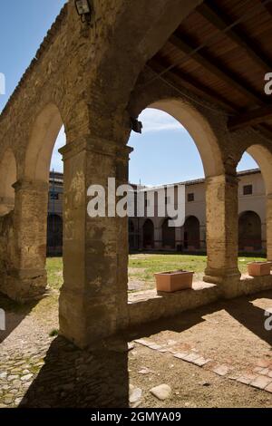 Kreuzgang Kirche St. Francisl, Amatrice, Latium, Italien, Europa Stockfoto