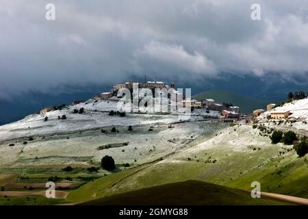 Nationalpark Monti Sibillini, Landschaft, Castelluccio di Norcia, Umbrien, Italien, Europa Stockfoto