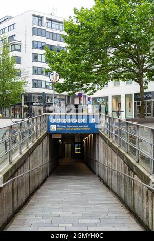 Oslo, Norwegen. September 2021. Der Eingang zu einer U-Bahn-Station im Stadtzentrum Stockfoto