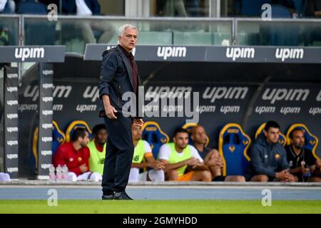 Verona, Italien. September 2021. Jose Mourinho während des Fußballspiels Hellas Verona FC vs AS Roma, Italienische Fußballserie A in Verona, Italien, September 19 2021 Quelle: Independent Photo Agency/Alamy Live News Stockfoto