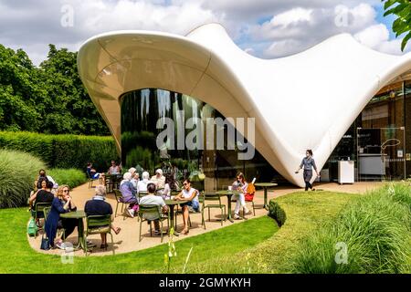 The Magazine Restaurant in der Serpentine Sackler Gallery, Hyde Park, London, Großbritannien. Stockfoto