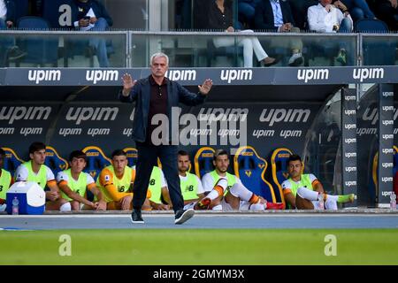 Verona, Italien. September 2021. Jose Mourinho während des Fußballspiels Hellas Verona FC vs AS Roma, Italienische Fußballserie A in Verona, Italien, September 19 2021 Quelle: Independent Photo Agency/Alamy Live News Stockfoto