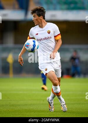 Verona, Italien. September 2021. Eldor Shomurodov (Roma) während des Fußballspiels Hellas Verona FC vs AS Roma in Verona, Italien, September 19 2021 Quelle: Independent Photo Agency/Alamy Live News Stockfoto