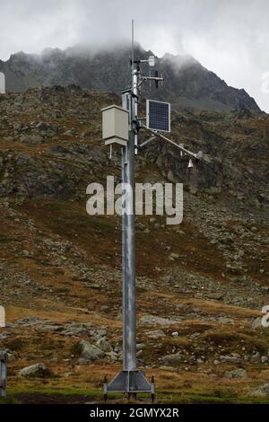 Wetterstation in den Schweizer alpen Stockfoto