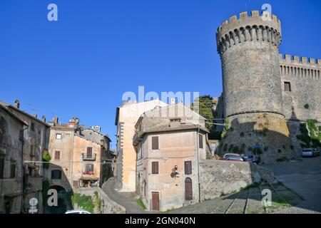 Ein Platz von Bracciano, einer alten Stadt in der Region Latium, Italien. Stockfoto