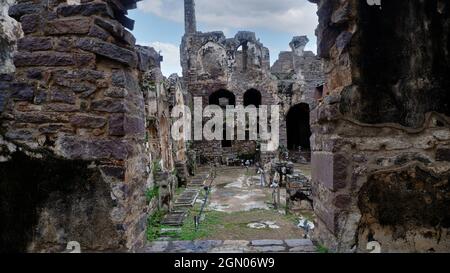 Ruinen des Inneren von Rani Mahal oder Palast, Golkonda Fort, Hyderabad, Telangana, Indien Stockfoto