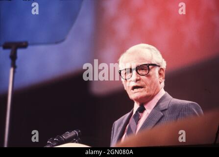 Dallas Texas USA, 1984: US-Sen Barry Goldwater spricht auf der Republikanischen Nationalversammlung. ©Bob Daemmrich Stockfoto