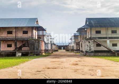 Gebäude eines Gefängnisses Camp de la Transportation in St Laurent du Maroni, Französisch-Guayana Stockfoto