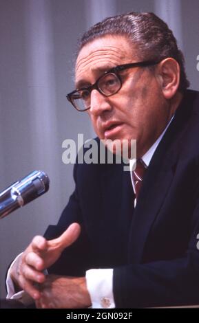 College Station Texas USA, um 1994: Der ehemalige US-Außenminister und Diplomat HENRY KISSINGER spricht auf einem Symposium an der Texas A&M University. ©Bob Daemmrich Stockfoto