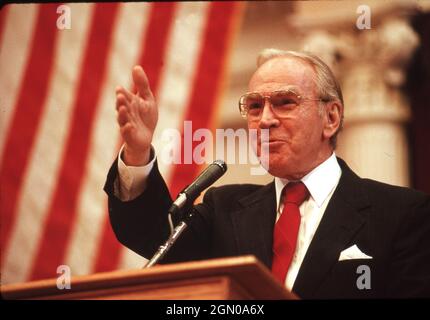 Austin Texas USA, 1989: Der Kongressvorsitzende Jim Wright, Sprecher des Repräsentantenhauses eines Bezirks der Region Fort Worth, sprach während der Legislaturperiode vor der Kammer des Texas House. ©Bob Daemmrich Stockfoto