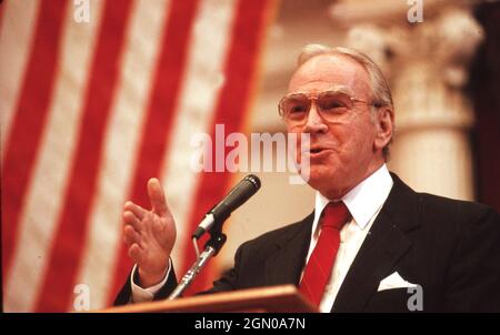 Austin Texas USA, 1989: Der Kongressvorsitzende Jim Wright, Sprecher des Repräsentantenhauses eines Bezirks der Region Fort Worth, sprach während der Legislaturperiode vor der Kammer des Texas House. ©Bob Daemmrich Stockfoto