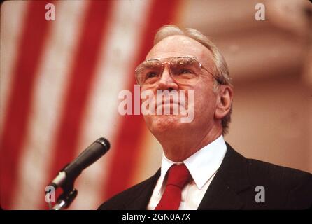 Austin Texas USA, 1989: Der Kongressvorsitzende Jim Wright, Sprecher des Repräsentantenhauses eines Bezirks der Region Fort Worth, sprach während der Legislaturperiode vor der Kammer des Texas House. ©Bob Daemmrich Stockfoto