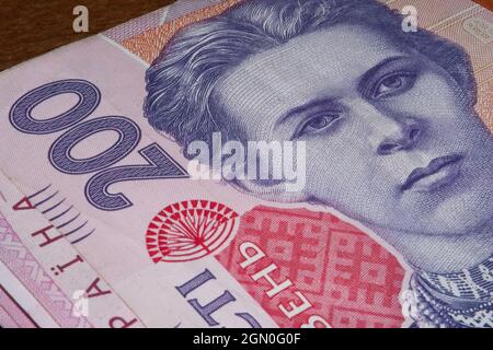 Porträt von Lesya Ukrainka in 200 Griwna-Banknoten. Ukrainische Papierbanknoten, Nahaufnahme. Stockfoto